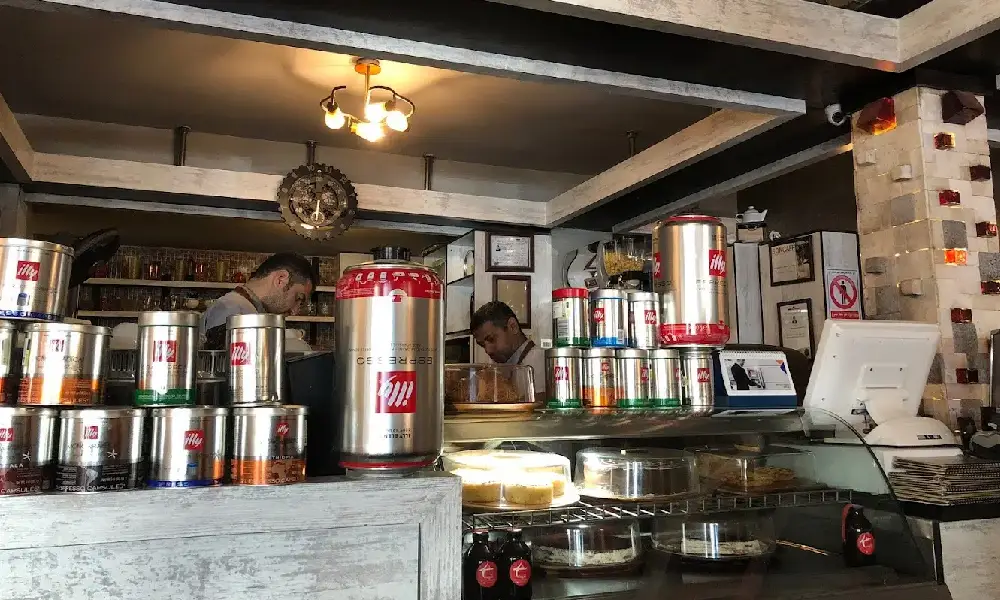 کافه شکر (یا “Sugar” Café) مشهد