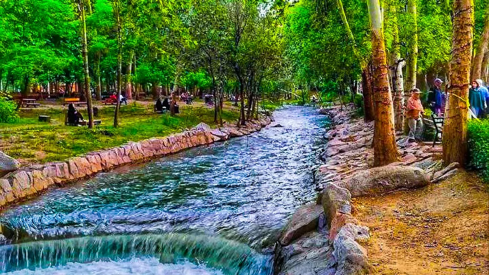  گونه‌های گیاهی و جانوری باغ وکیل‌ آباد