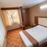 اتاق خواب با تخت دو نفره هتل سفیران