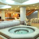 استخر و جکوزی در هتل هما 2