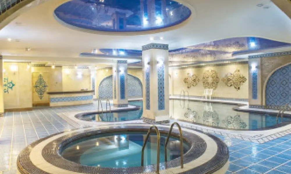 رزرو استخر هتل مدینه الرضا