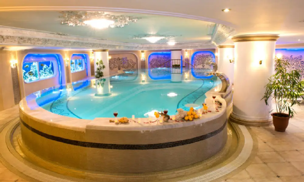 هتل قصر طلایی (۵ دقیقه پیاده از حرم)