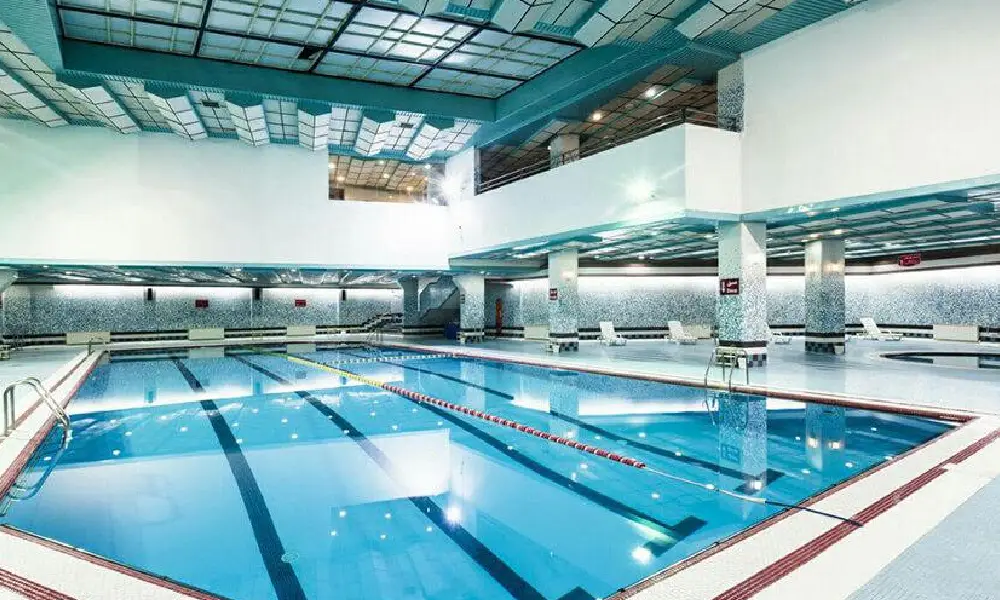 رزرو استخر هتل یاس