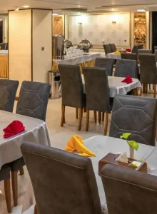 رستوران هتل حدیث