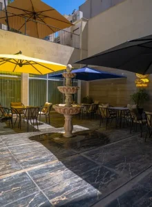 کافه در تراس هتل الوند مشهد