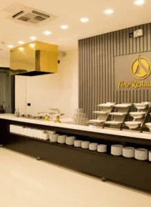 میز و امکانات سلف سرویس هتل آریو مشهد