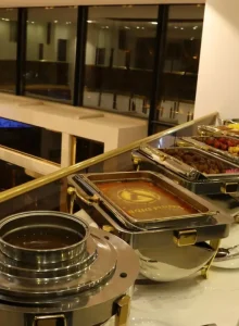 سلف سرویس و غذا هتل آریو مشهد