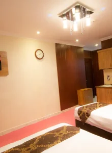 رزرو اتاق خانوادگی هتل زمرد