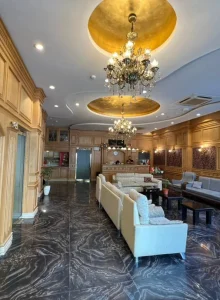 لابی هتل آپارتمان ساعت