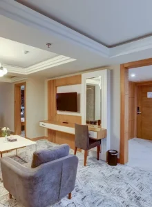 سوئیت و اتاق خواب هتل خورشید هشتم کوثر