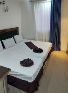 اتاق خواب 3 نفره هتل آپارتمان هشتمین اختر