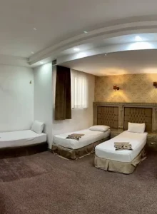 اتاق 4 تخته هتل ملیسا (مایسا فعلی ) مشهد