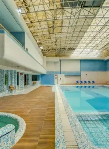 استخر هتل برای شنا