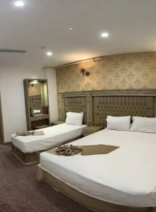 اتاق 3نفره هتل ملیسا (مایسا فعلی ) مشهد