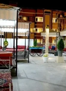 رستوران سنتی هتل آپارتمان زمرد