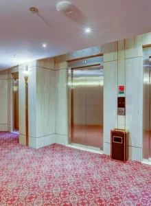 آسانسور و راهرو ها هتل سی نورآسانسور و راهرو ها