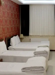 تاق 3 نفره در مهمانپذیر تابش