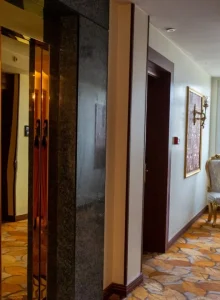 مبلمان اتاق در هتل دیپلمات مشهد