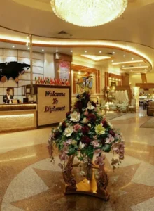 پذیرش و لابی