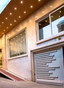 ورودی هتل هانی پارس مشهد