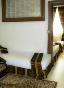 اتاق با تخت تک نفره هتل هانی پارس مشهد