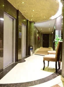 راهرو ها و آسانسور