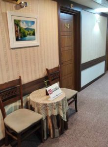 راهرو هتل سی و سه پل مشهد