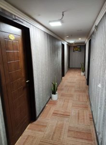 راهرو هتل آپارتمان آفتاب مشهد