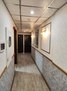 راهرو هتل آپارتمان بارانام مشهد