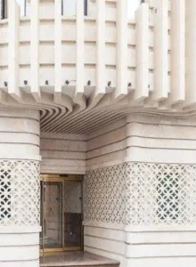 درب ورودی هتل آپارتمان رواق مشهد