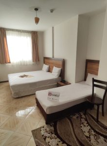 اتاق هتل آپارتمان فرزانگان مشهد