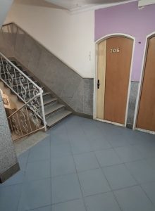 راه پله هتل آپارتمان مهرگان مشهد