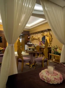 اتاق با دکور یاسی