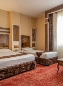 اتاق خانوادگی درهتل آفتاب شرق مشهد