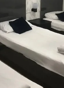 اتاق خواب هتل نارون مشهد