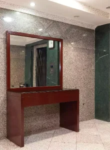 راهرو های و اتاق های هتل هلیا