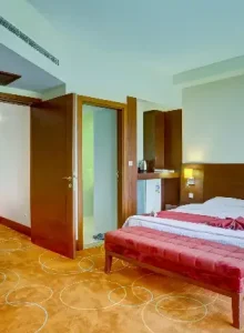 رزرو اتاق بزرگ در هتل هما 2