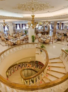 رستوران هتل قصر طلایی