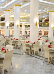 رستوران شیک و راحت هتل قصر بین الملل