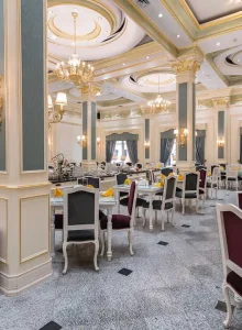 رستوران و کافه هتل قصر بین الملل