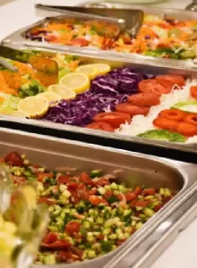 سالاد هایی که در هتل زمرد سرو می شود