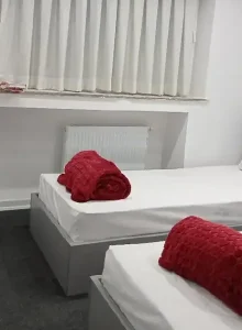 سوئیت و اتاق 2 نفره مهمانپذیر جهان